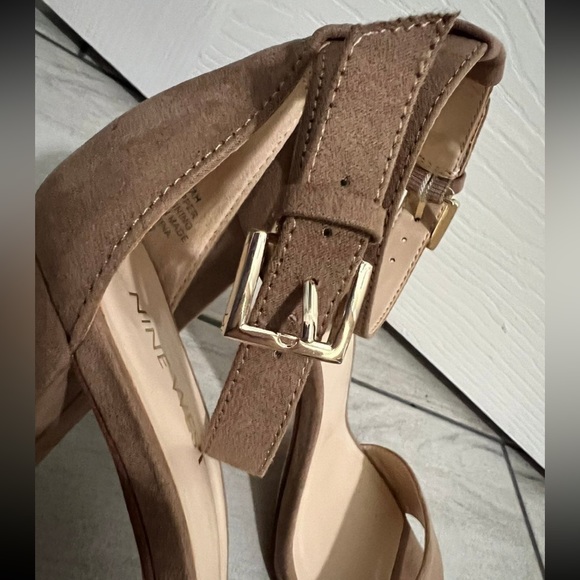 Nine West Abrah Faux Suede Tan Heel
Open Toe Ankle Strap Sandals Sz 7.5 NWOT - Picture 8 of 11
